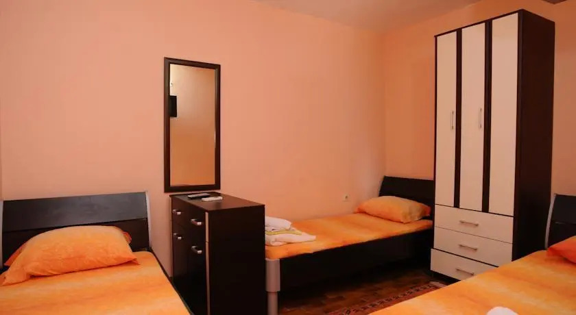 Петровац: Apartments Vukotić