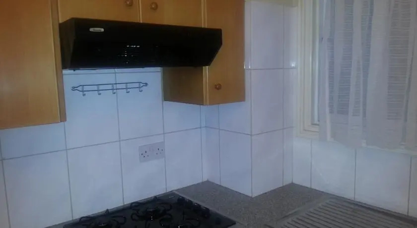 Паралимни: Nichropa Court 4