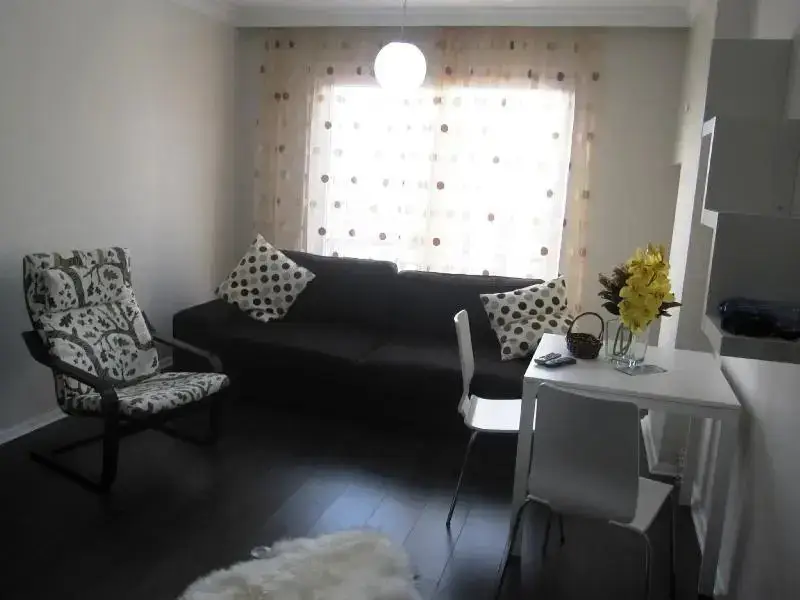 Борнова: Zena House Bornova 2