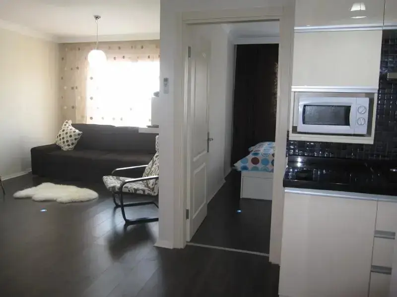 Борнова: Zena House Bornova 2