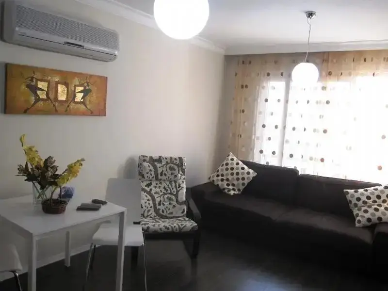 Борнова: Zena House Bornova 2