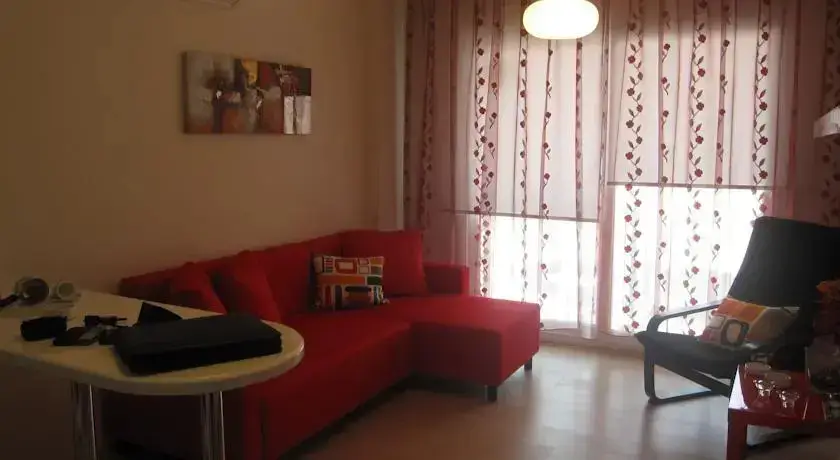 Измир: Zena House Bornova