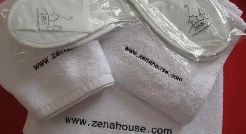 Измир: Zena House Bornova