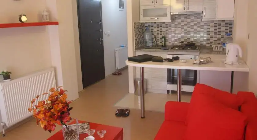Измир: Zena House Bornova