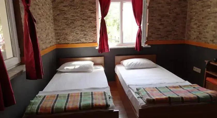 Керпе: Danube Surf House and Academy