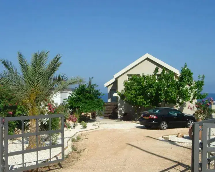 Помос: Villa Paradiso