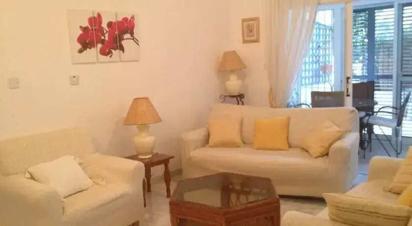 Пафос: Pafia 1 Apartments