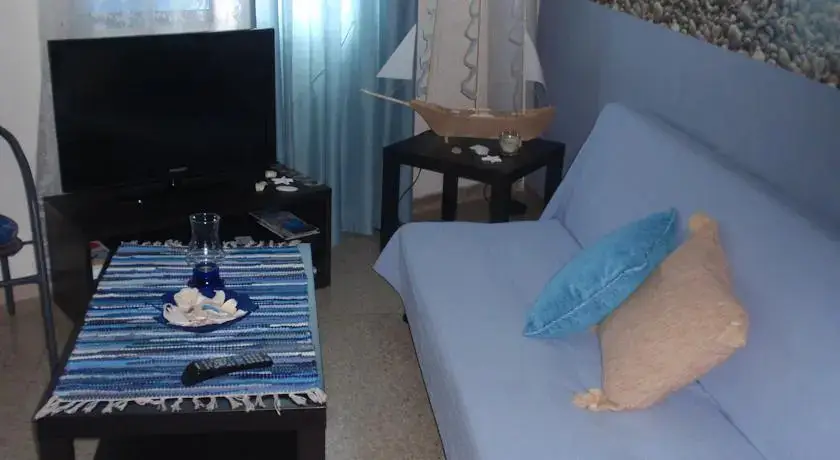 Пафос: Light House Apartment
