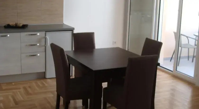 Будва: Apartments Tipon
