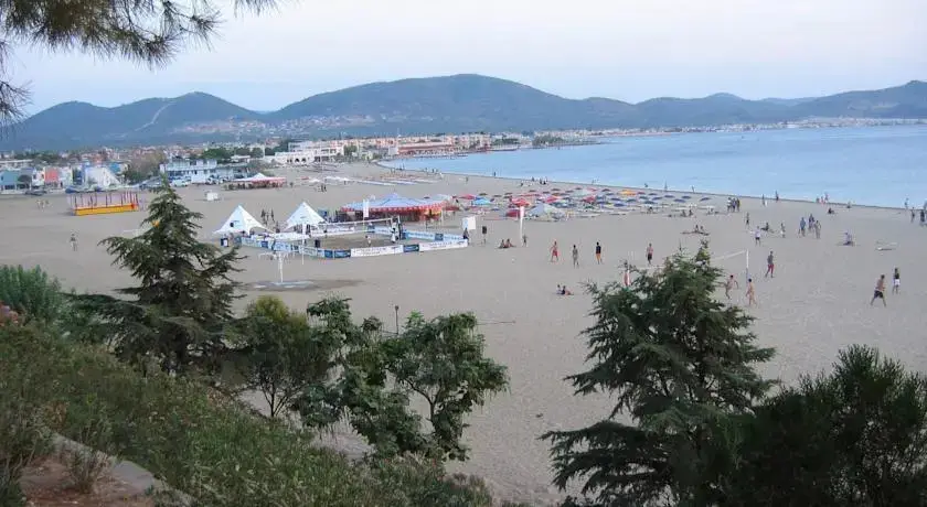 Эдремит: Yakamoz Tatil Sitesi