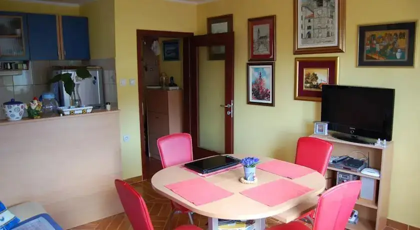 Доброта: Apartments Vuksanović