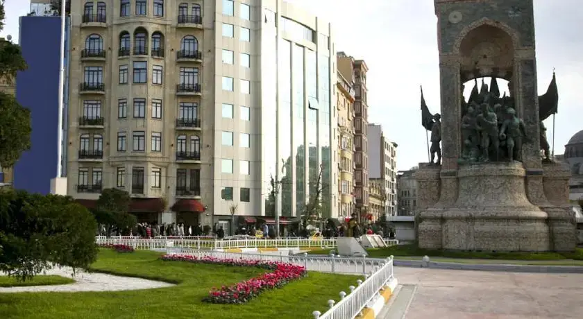 Charm Suites Pera — фото 1