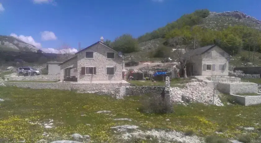 Деновичи: Guest House Lovcen