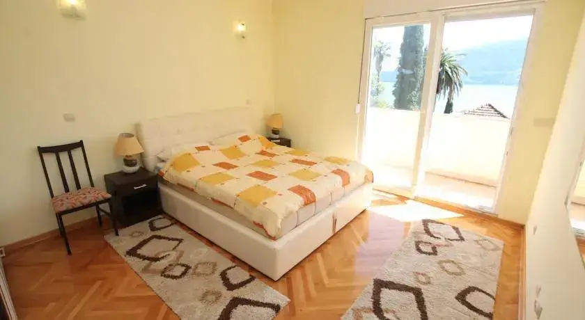 Херцег-Нови: Apartment Montenegro