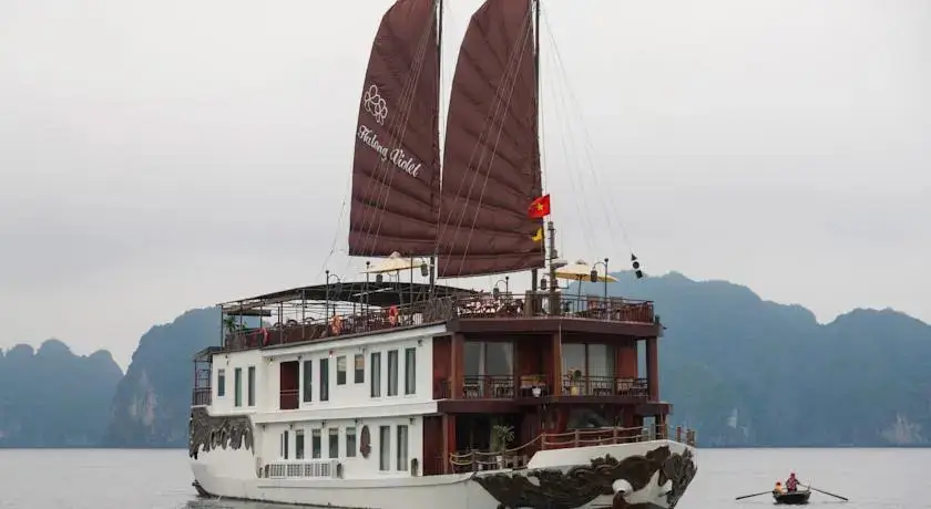 Халонг: Violet Cruise - Heritage Line