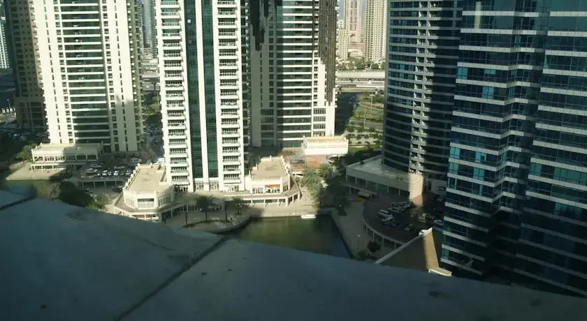 Дубай: JLT Lake Shore