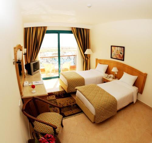 Айн-Сохна: Sinaway Lagoon Hotel and Spa