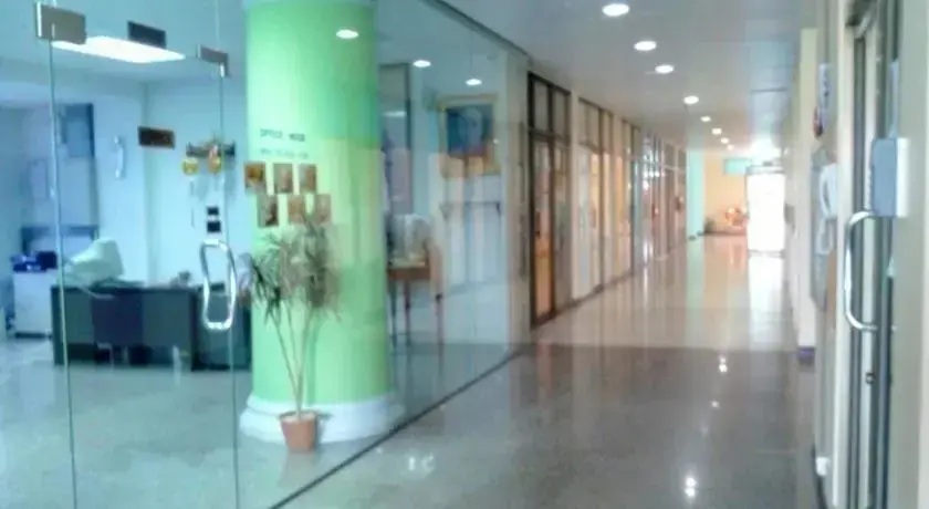 Банг-Сао-Тхонг: Taveechoke Place