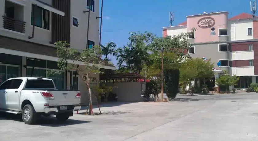 Муанг: Cheewa Service Apartment