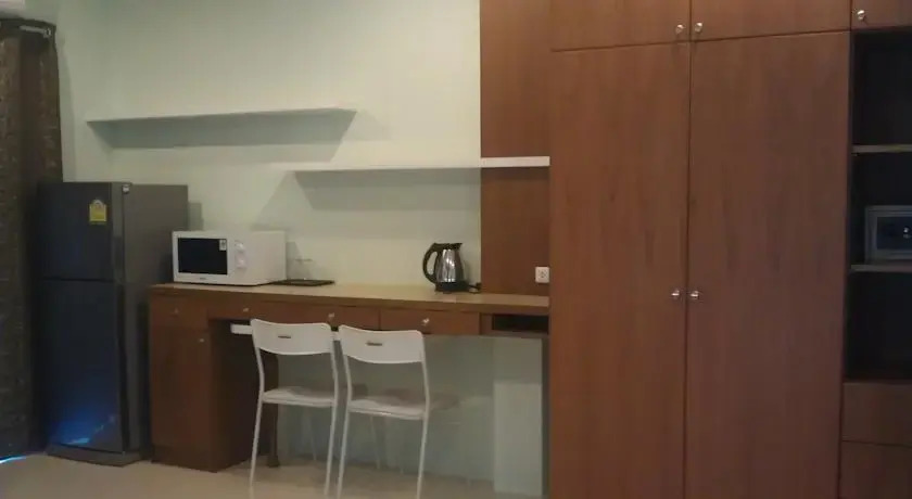 Муанг: Cheewa Service Apartment