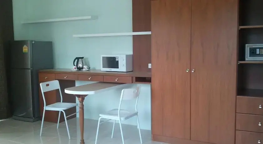 Муанг: Cheewa Service Apartment