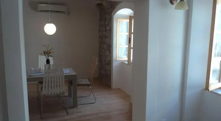 Доброта: Apartman More