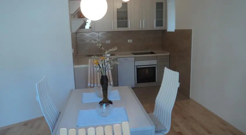 Доброта: Apartman More