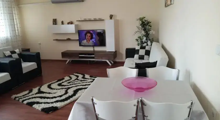 Кушадасы: Kadinlar Denizi Akca Residence
