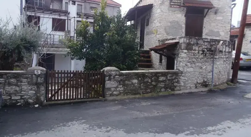 Какопетрия: Stelios Village House