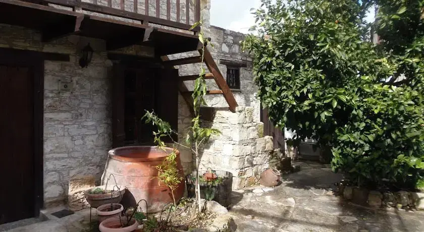 Какопетрия: Stelios Village House