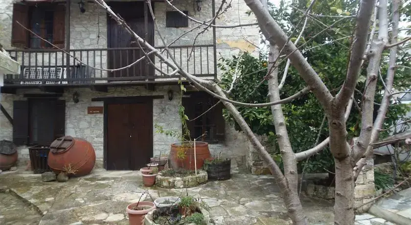 Какопетрия: Stelios Village House