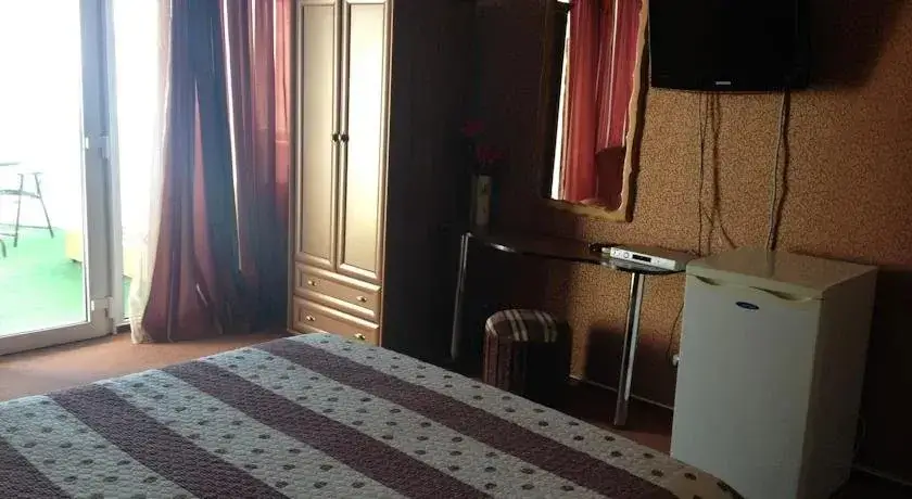 Ялта: Отель Эллинг У Моря