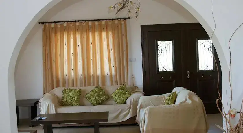 Пейя: Villa Agathi