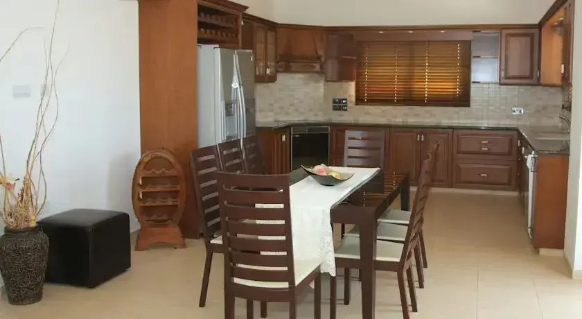 Пейя: Villa Agathi