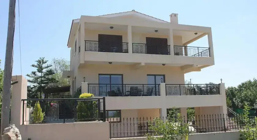 Пейя: Villa Agathi