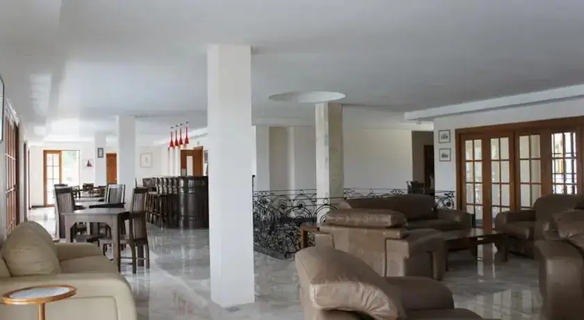 Чаам: The Manor Resort