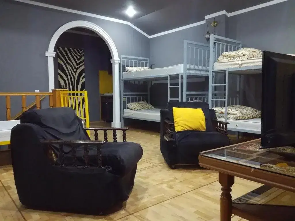 Ереван: Zebra Hostel & Tours