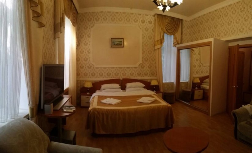 Ялта: Park Royal Bely Lebed Mini-Hotel