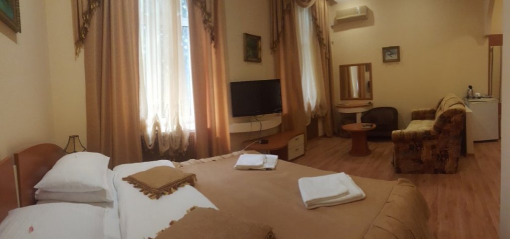 Ялта: Park Royal Bely Lebed Mini-Hotel