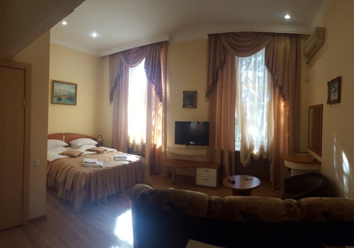Ялта: Park Royal Bely Lebed Mini-Hotel