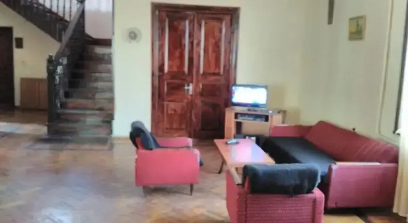 Телави: Guest House Shuamta