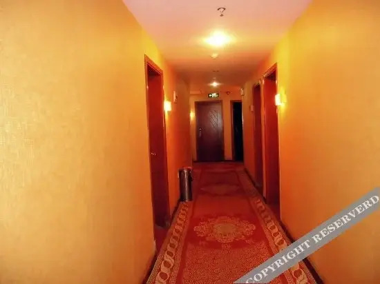 Чунцин: Yueyou Light Luxury Hotel (Chongqing Three Gorges Square High-speed Railway Station)