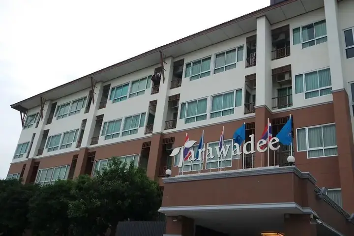 Сирача: Tarawadee Sriracha Apartment