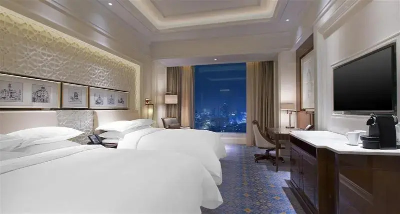 Ухань: Sheraton Grand Wuhan Hankou