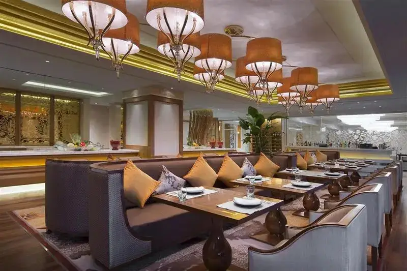 Sheraton Grand Wuhan Hankou — фото 1