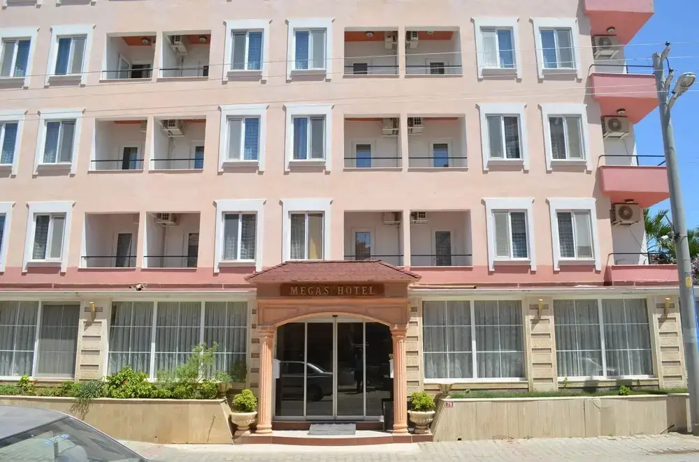 Айвалык: Megas Hotel