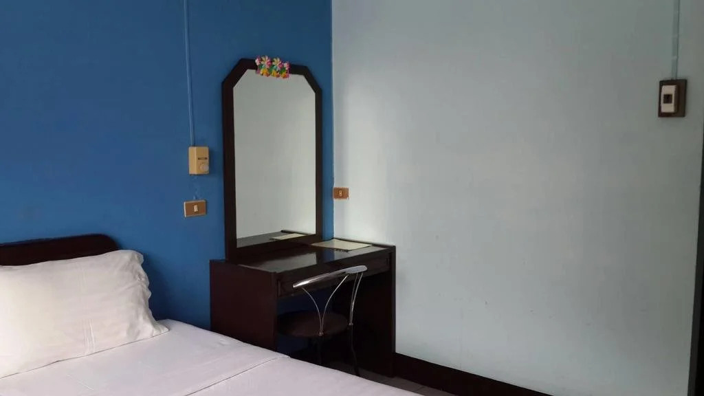 Кату: Patong Deli Hotel