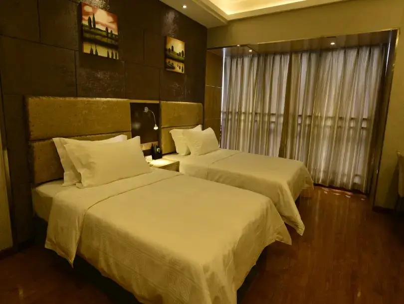 Чэнду: Chengdu Yiqiao Hotel