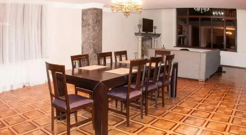 Кутаиси: La Maison