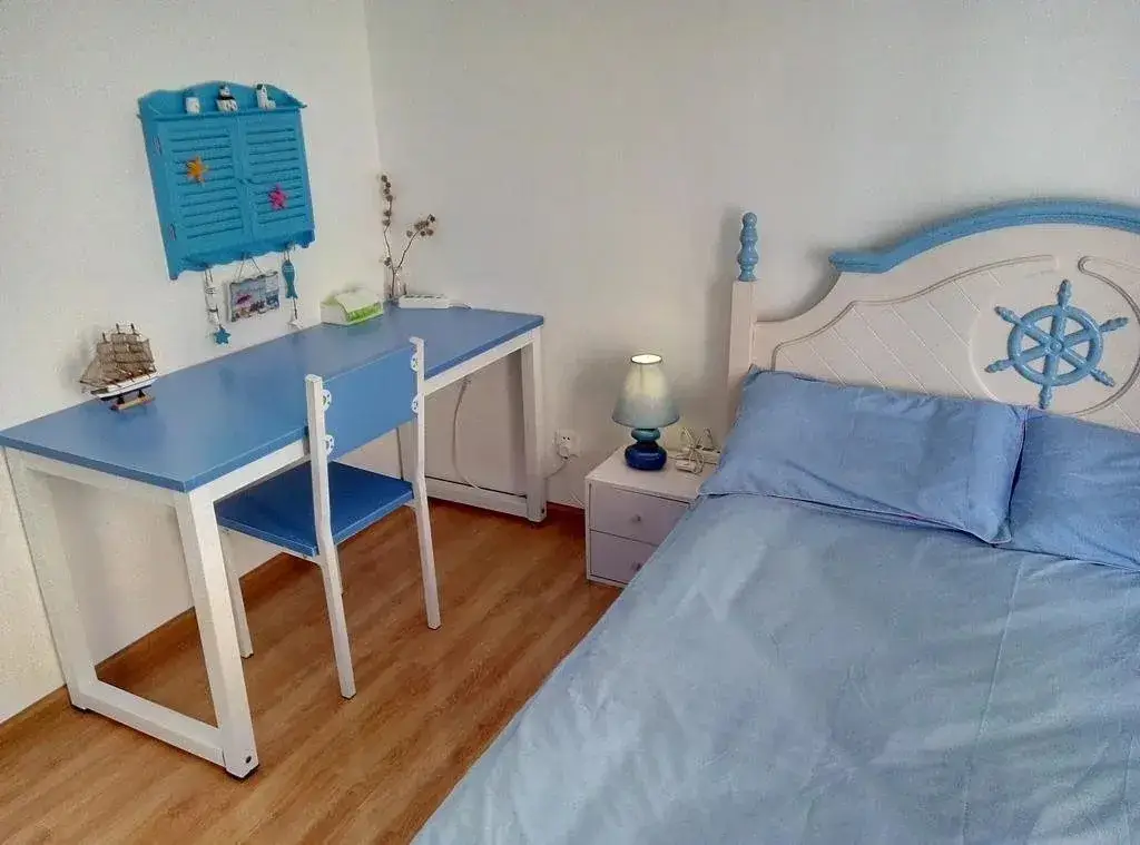 Дали: Up In Wonderland Hostel
